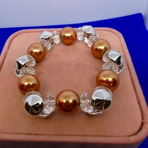 🌟Buttons & Faux Tan Pearls🌟 Stretch Bracelet No Metal New without Tags